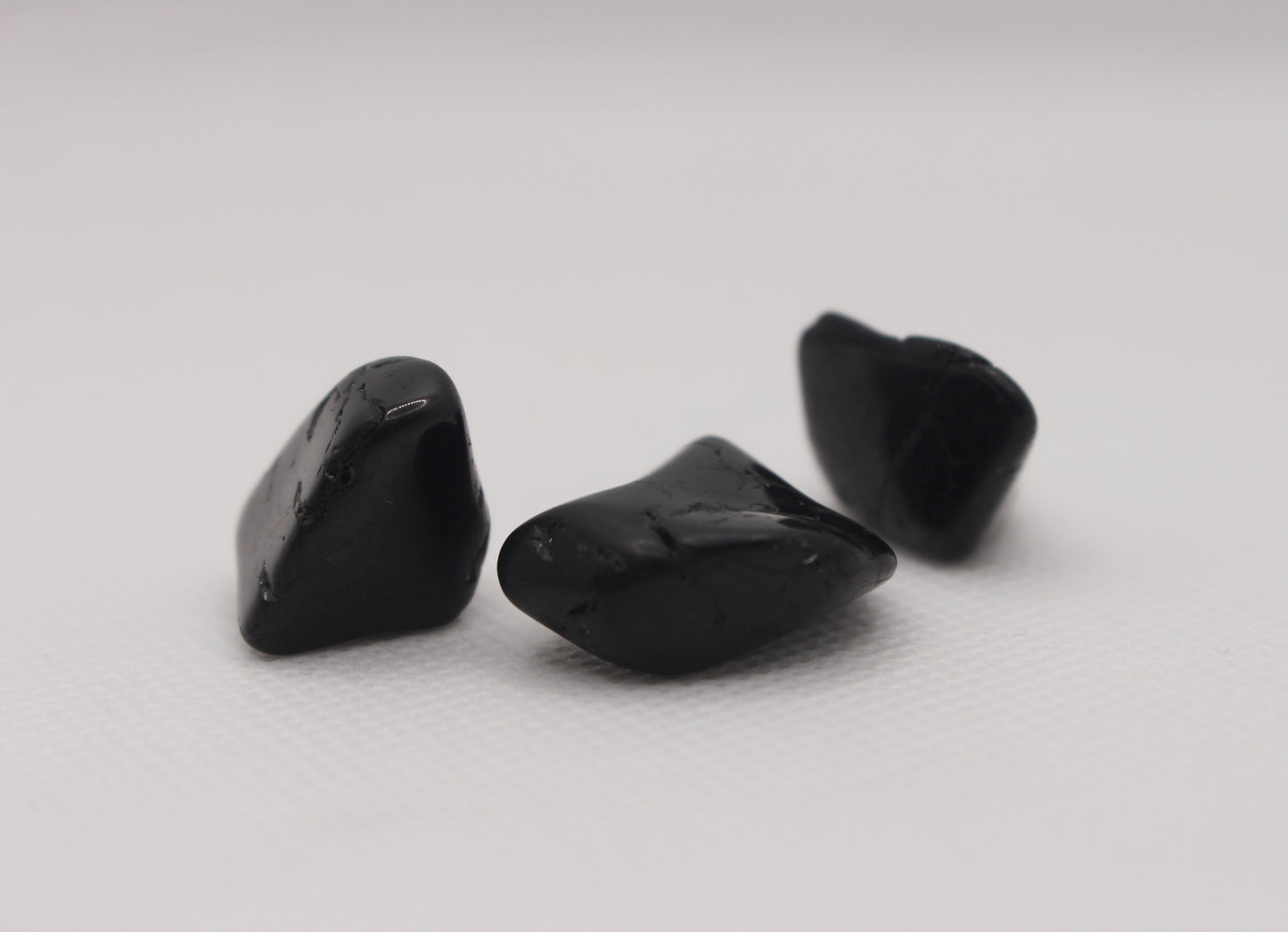 Turmalina negra rodada