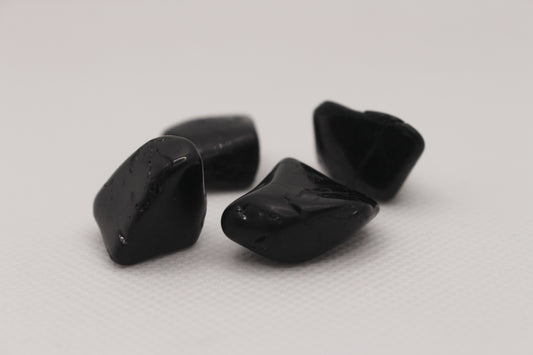 Turmalina negra rodada